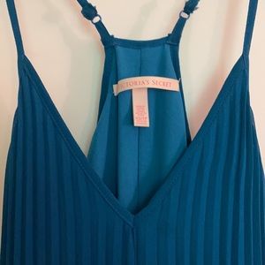 VS Knife Pleat Teal Maxi Dress - Size XS, Like New